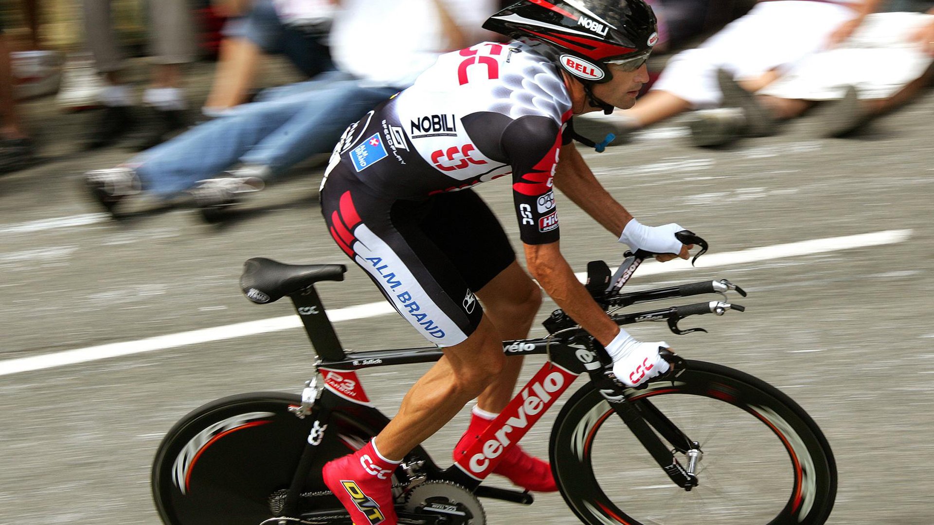 世界杯与欧冠联合青训论坛 探讨统一基础技战术教学标准